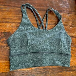 Athletic strappy sports bra!